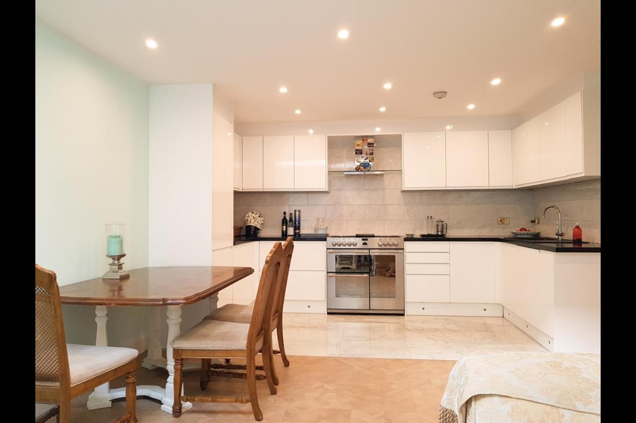 Spacious Refurbished Flat With A Garden Near Tube, Train, Thames And The City Center London Exterior photo