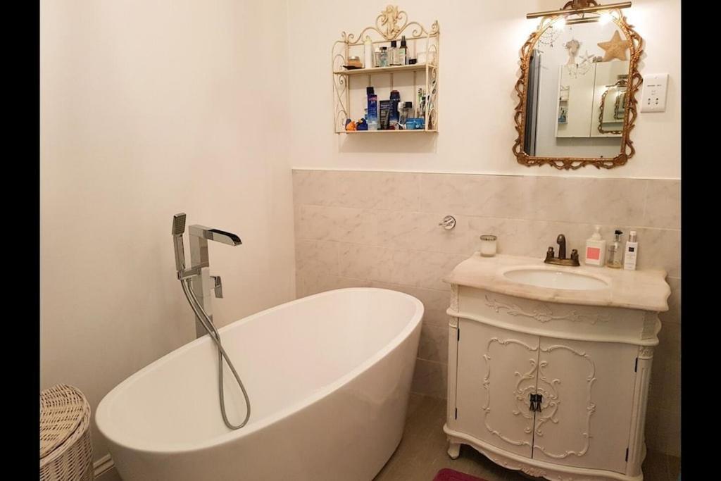 Spacious Refurbished Flat With A Garden Near Tube, Train, Thames And The City Center London Exterior photo