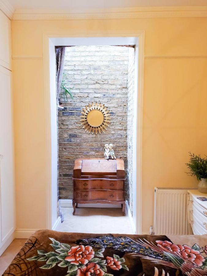 Spacious Refurbished Flat With A Garden Near Tube, Train, Thames And The City Center London Exterior photo