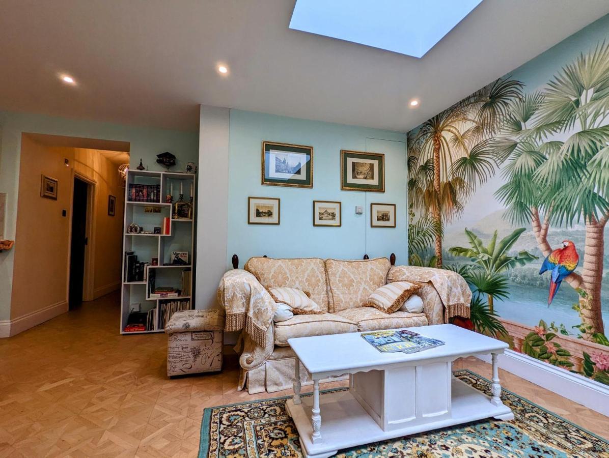 Spacious Refurbished Flat With A Garden Near Tube, Train, Thames And The City Center London Exterior photo